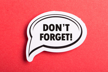 Do Not Forget Reminder Speech Bubble Isolated On Red Background - obrazy, fototapety, plakaty