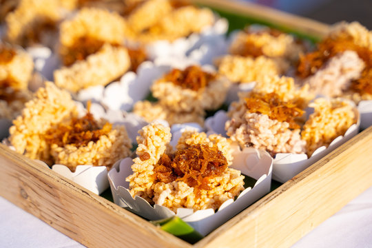 &ldquo;Khao Tan&rdquo; rice craker thai dessert