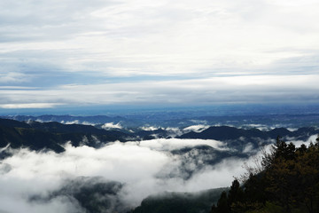 Fototapeta na wymiar sea of clouds from the mountain