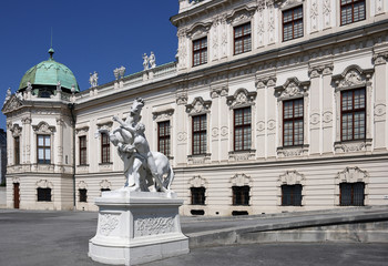 Fototapeta na wymiar statue and Belvedere Palace in Vienna Austria