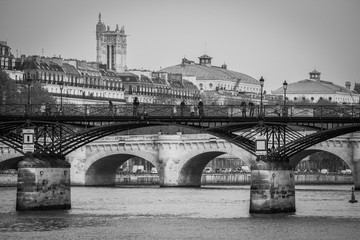 Fototapeta na wymiar Stone bridges over the river Seine in central Paris, France.