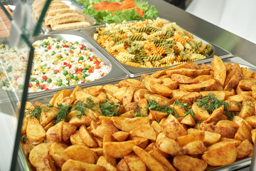 Showcase fridge for catering with cooked food