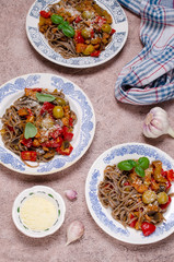 Buckwheat noodles with vegetables
