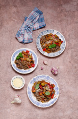 Buckwheat noodles with vegetables