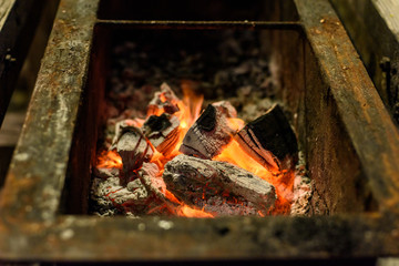 写真素材：焚き火、バーベキュー、炎、炭火、炭、キャンプ