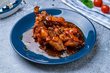 Chicken wings in sweet chili sauce
