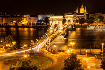 Fototapeta premium Chain Bridge at night, Budapest / Amazing night view with the Chain Bridge at night, Budapest