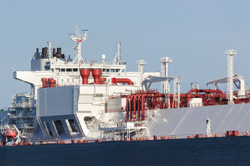 LNG TANKER - The captain's bridge on a big ship © Wojciech Wrzesień