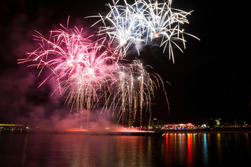 Feuerwerk bei den Kölner Lichtern