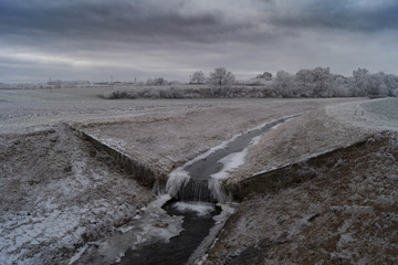 Winter Fluss Düster