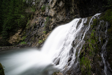 Fototapeta na wymiar Wasserfall Südtirol