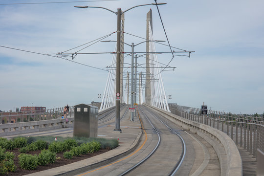 Tilikum Crossing Bridge