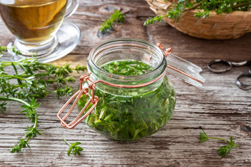 Preparation of tincture from fresh bedstraw