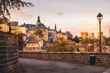 Naklejka premium Chemine de la Corniche in Luxembourg city