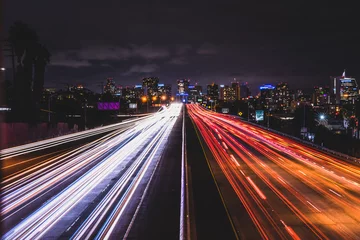 Fototapete Verkehr in der Stadt bei Nacht © Adrienne