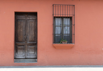 Obraz na płótnie Canvas doorways and entries in Antigua Guatemala