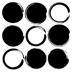 Set of grunge circles. Grunge round shapes. Design elements in grunge style