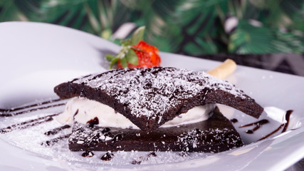 ice cream sandwiches with brownie and strawberry
