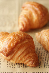 小さなたくさんのクロワッサンの集合
