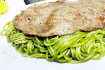 Tallarines con pesto