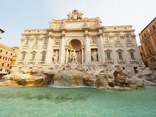 Fototapeta na wymiar Fontana di Trevi, a popular tourist destination in Italy with beauty and elegance