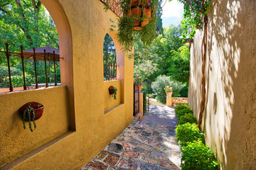 Mexico, Colorful buildings and streets of San Miguel de Allende in Zona Centro of historic city center