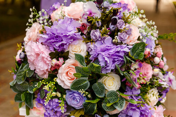 wedding decoration with lilac and pink flowers