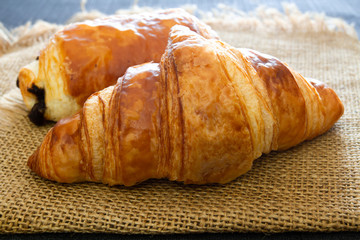 croissant et pain au chocolat