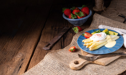cooked asparagus with egg and potatoes