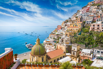 Schönes Positano, Amalfiküste in Kampanien, Italien.
