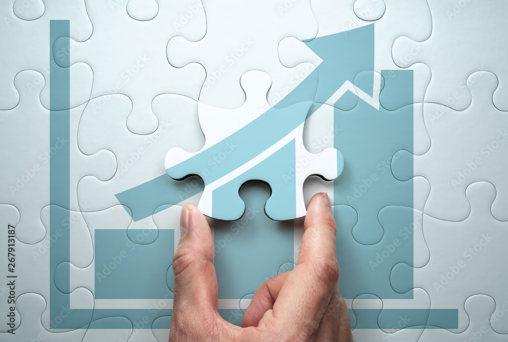 Poster Developing business growth strategy. Finding solution to problem.Connecting last jigsaw puzzle piece.