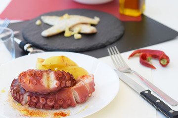Pulpo cocido con patatas