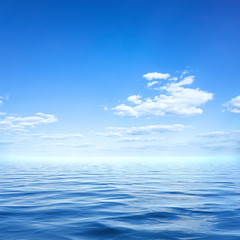wide ocean waves horizon background