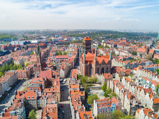 Fototapeta na wymiar Gdańsk - stare miasto z lotu ptaka - panorama z Bazylika Mariacką