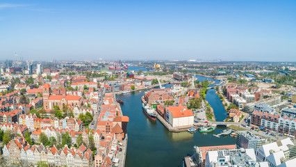 Turystyczna część Miasta Gdańsk z widoczną rzeka Motławą i Ołowianką. Panorama Gdańska z...
