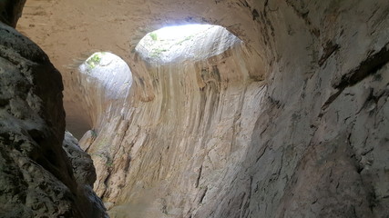 Prohodna Höhle - Eyes of God, Bulgarien