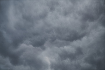 Obraz premium Dramatic sky and dark clouds