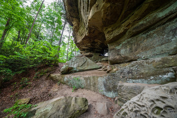 Whistling Arch in Red River Gorge