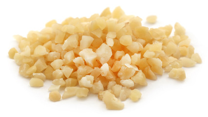 Small pieces of chopped almonds