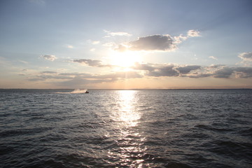 Море