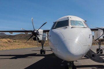 プロペラ機　飛行機