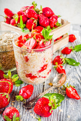 Overnight oatmeal with strawberry
