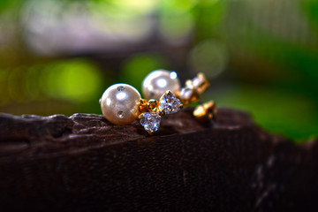  Pearl earrings for women, rewarding life