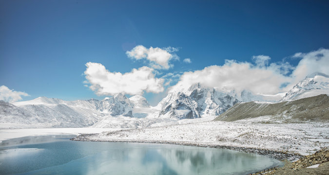 Gurudongmar lake