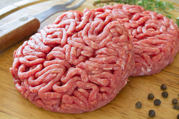 steak haché de boeuf cru
