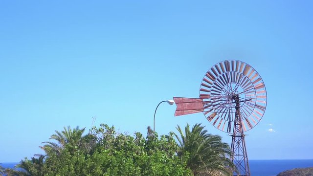 American-Style windmill in slow motion 180fps