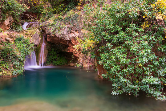 Pequeña cascada en el río Bohilgues. Ademuz. Comunidad Valenciana. España