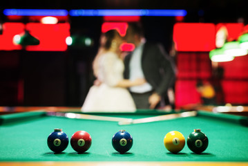 Love at the billiards table