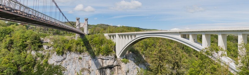Les deux ponts de la Caille en Haute Savoie au printemps