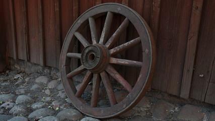 Fototapeta na wymiar Old wagon wheel 